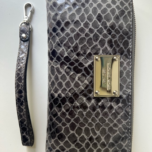 Michael Kors Black Snakeskin Wallet with Silver Plate - Picture 5 of 8